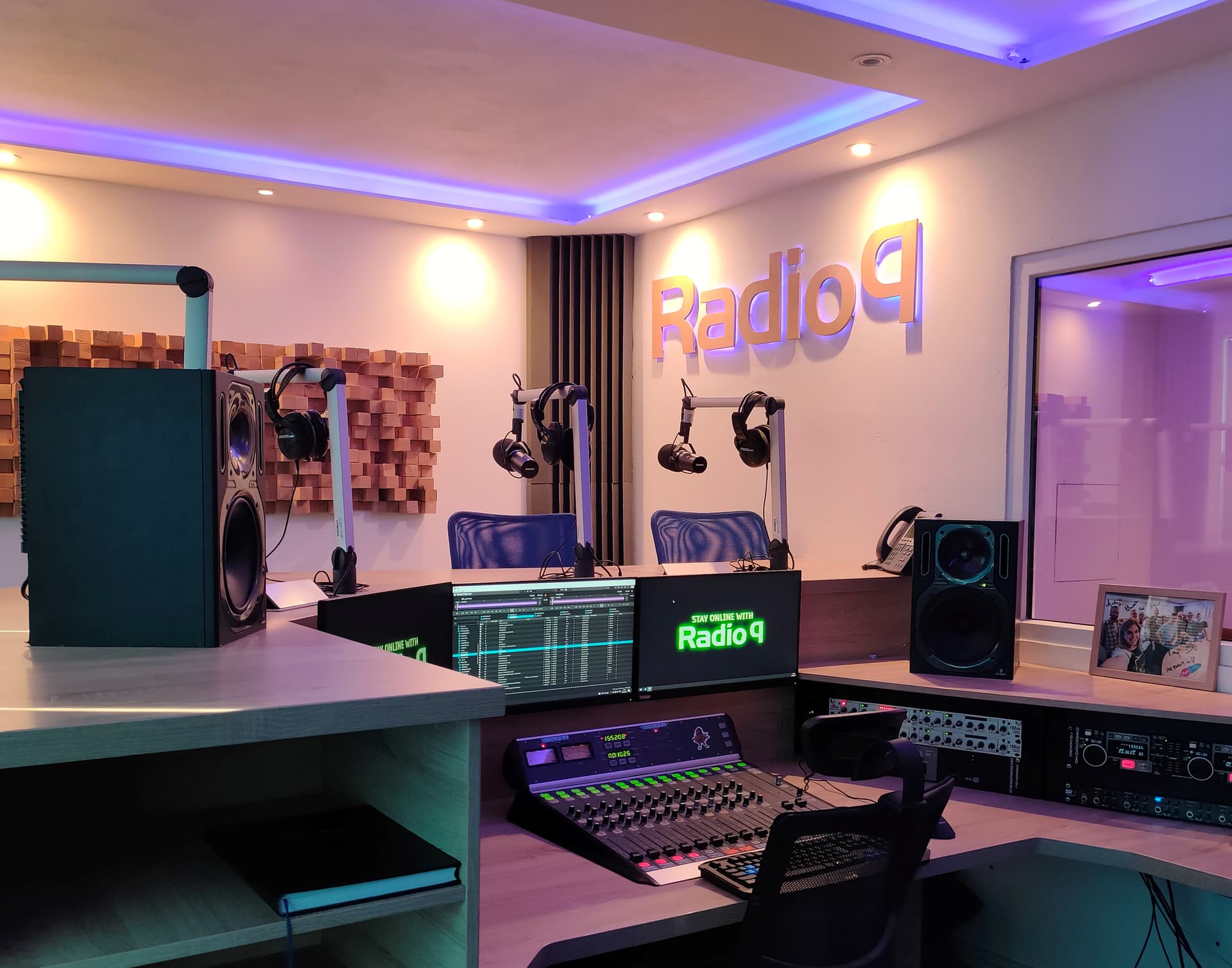 radio1.jpg